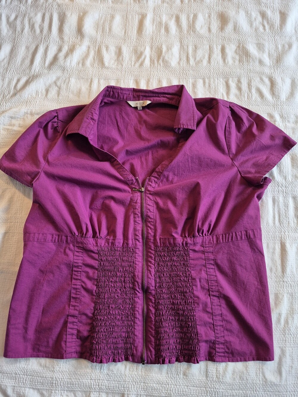 Additionelle Women's size 20 purple zip front short sleeve top VGUC